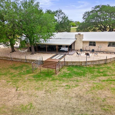 Farm Retreat With Jacuzzi, Fire Pit, Mini Goats, Mini Ponies And Mini Cows Villa San Marcos Rum bild