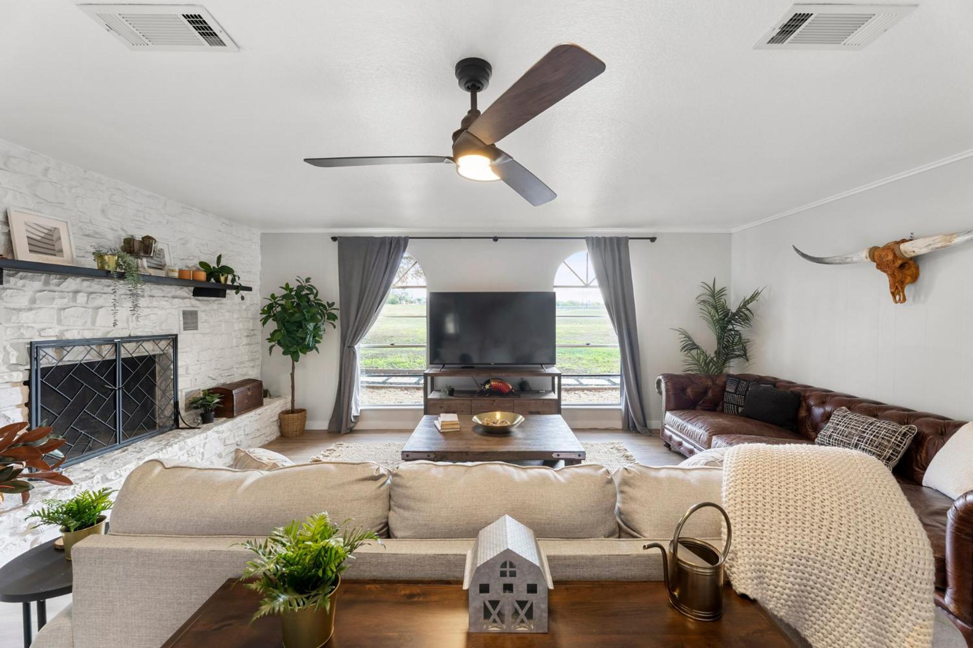 Farm Retreat With Jacuzzi, Fire Pit, Mini Goats, Mini Ponies And Mini Cows Villa San Marcos Rum bild